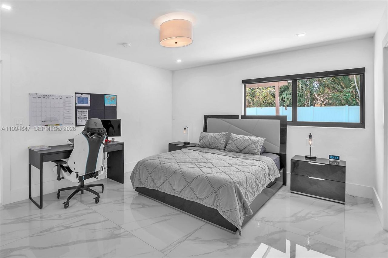 8820 SW 182nd Ter , Palmetto Bay, FL 33157 Photo