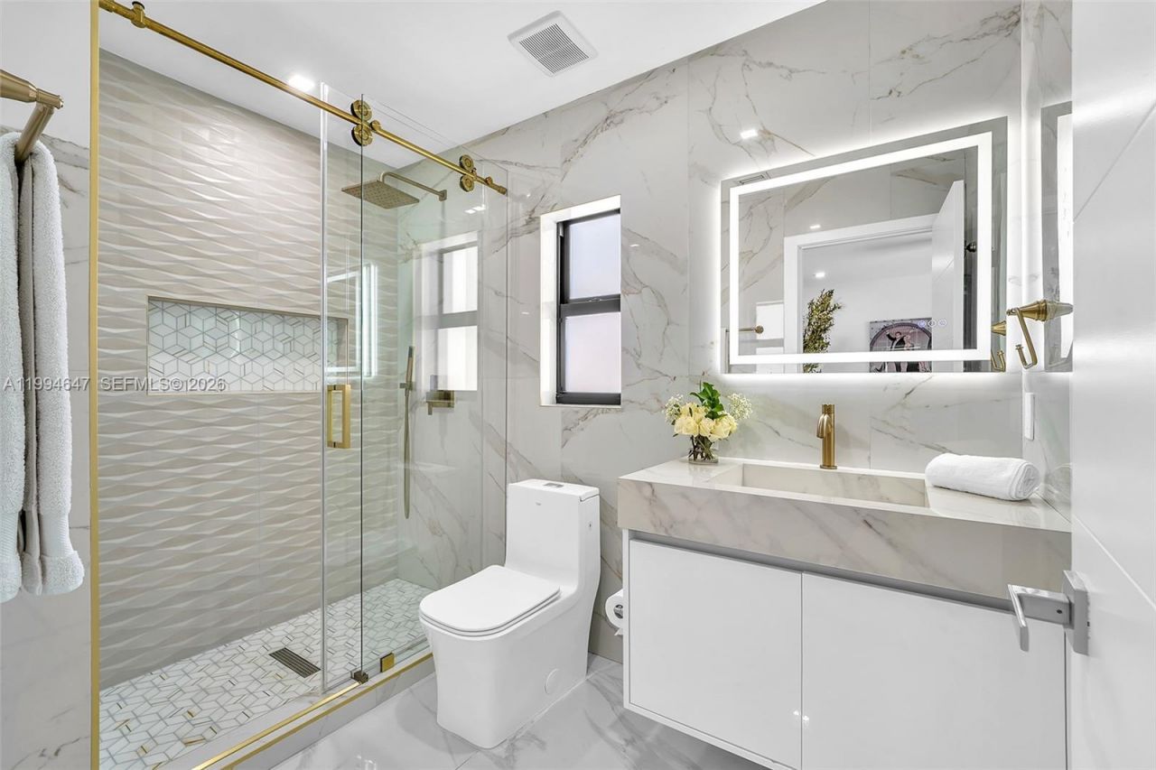 8820 SW 182nd Ter , Palmetto Bay, FL 33157 Photo