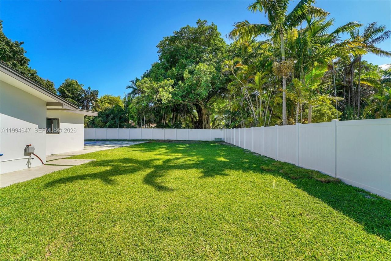 8820 SW 182nd Ter , Palmetto Bay, FL 33157 Photo