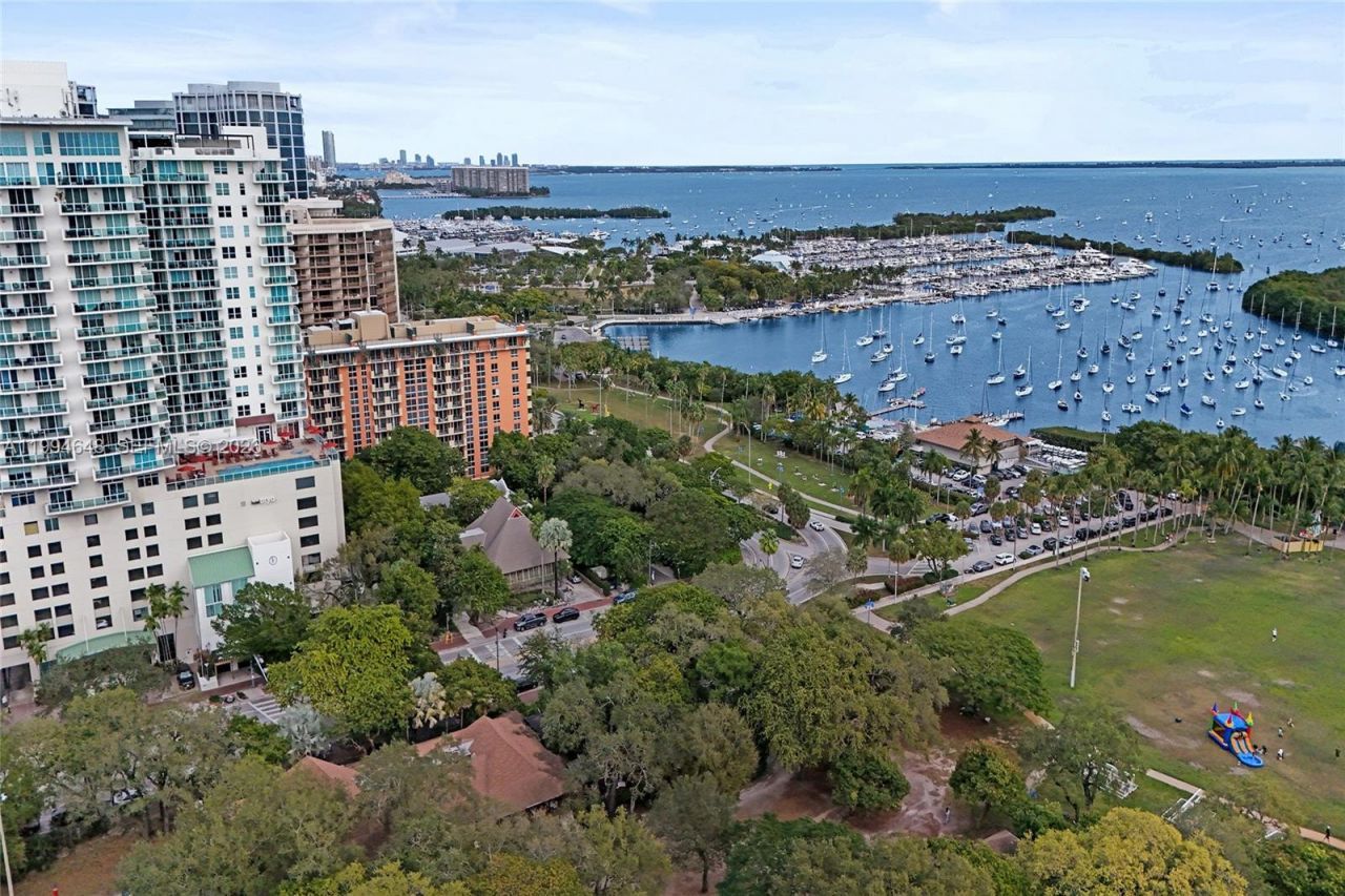 2951 S Bayshore Dr , Unit 1012, Miami, FL 33133 Photo