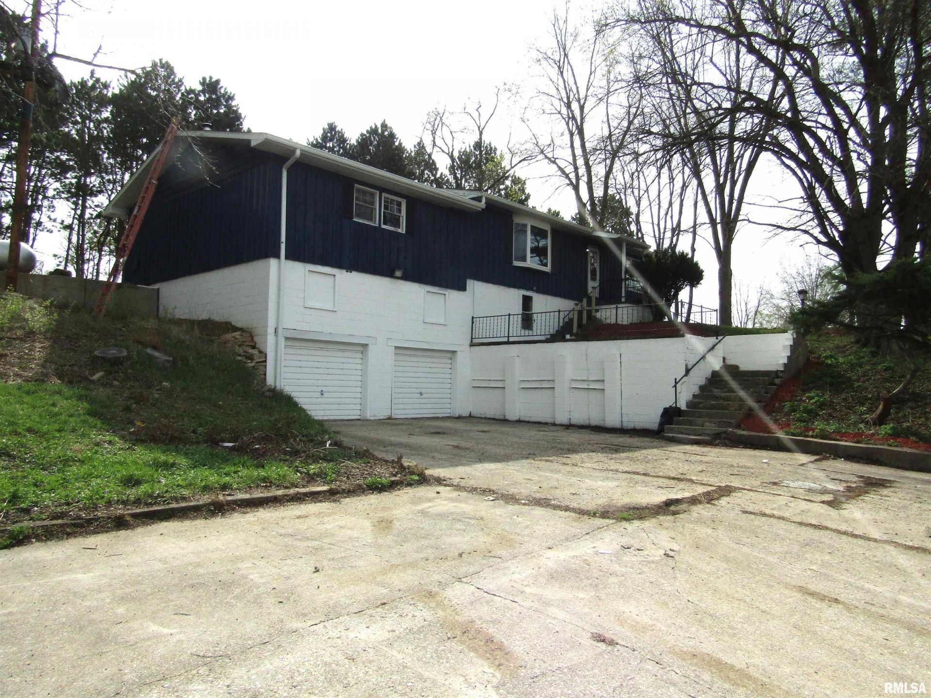 13381 N County Highway 9, Lewistown, IL 61542 Main Photo