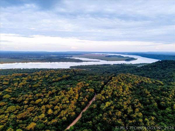 19 E Davis Field Road , Muskogee, OK 74403