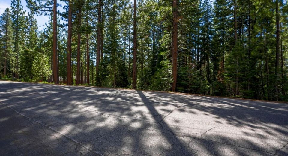 1952 Osage Circle, South Lake Tahoe, CA 96150 Photo