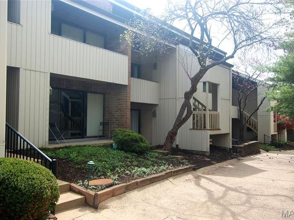 676 Coeur De Royale Drive , Unit B, Creve Coeur, MO 63141