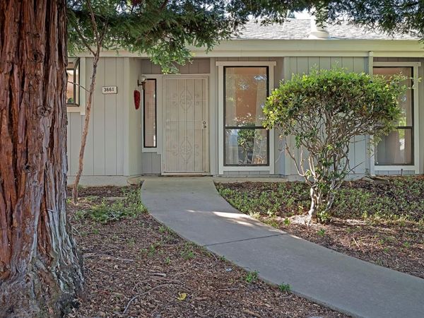 3661 Gold Creek Ln, Sacramento, CA 95827