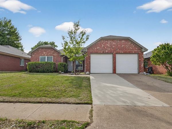 1204 Saratoga Drive, Euless, TX 76040