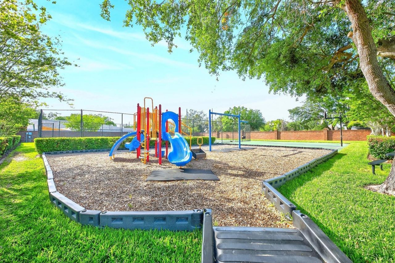 3965 Emerald Estates Circle, Apopka, FL 32703 Photo