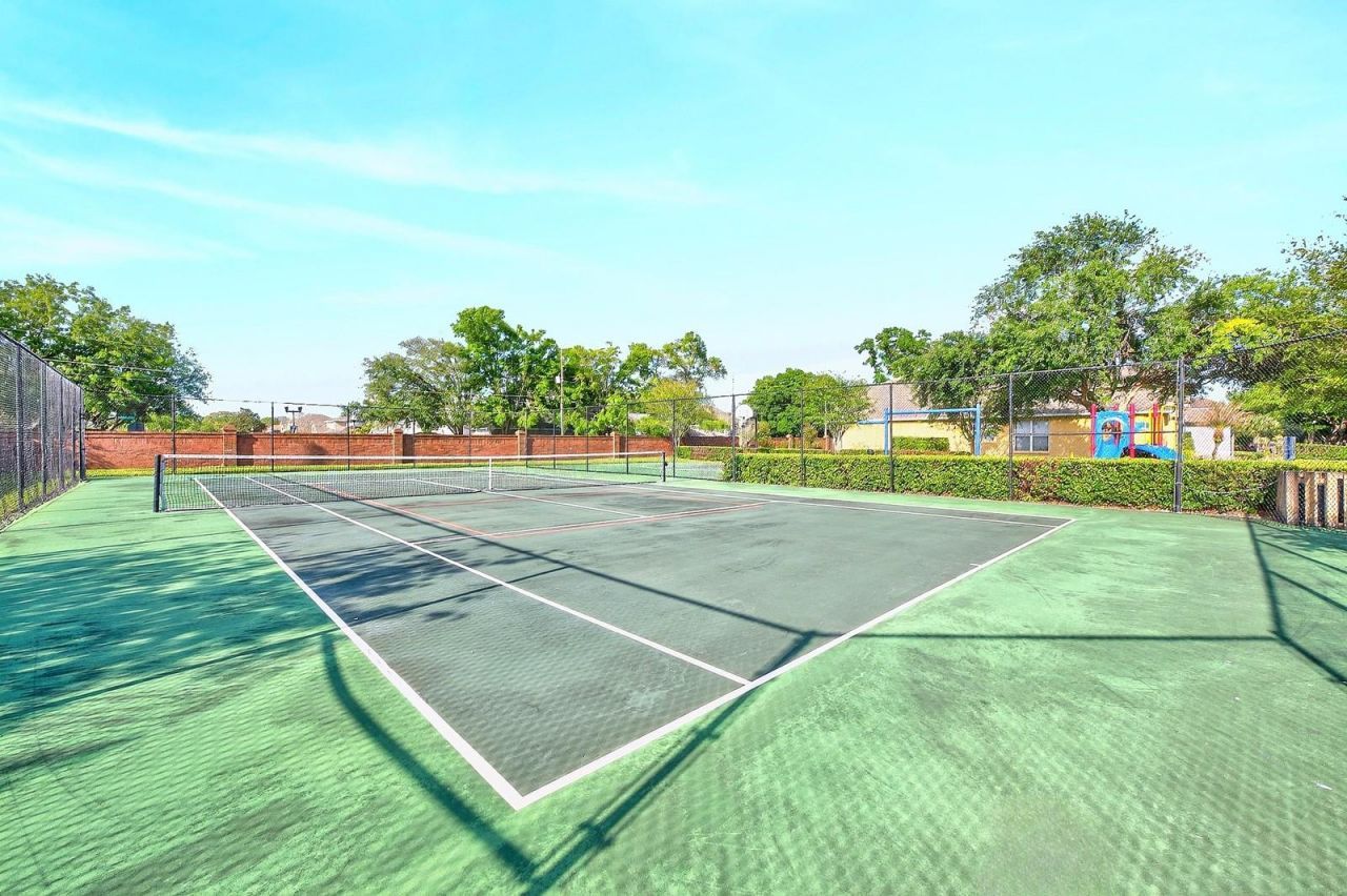 3965 Emerald Estates Circle, Apopka, FL 32703 Photo