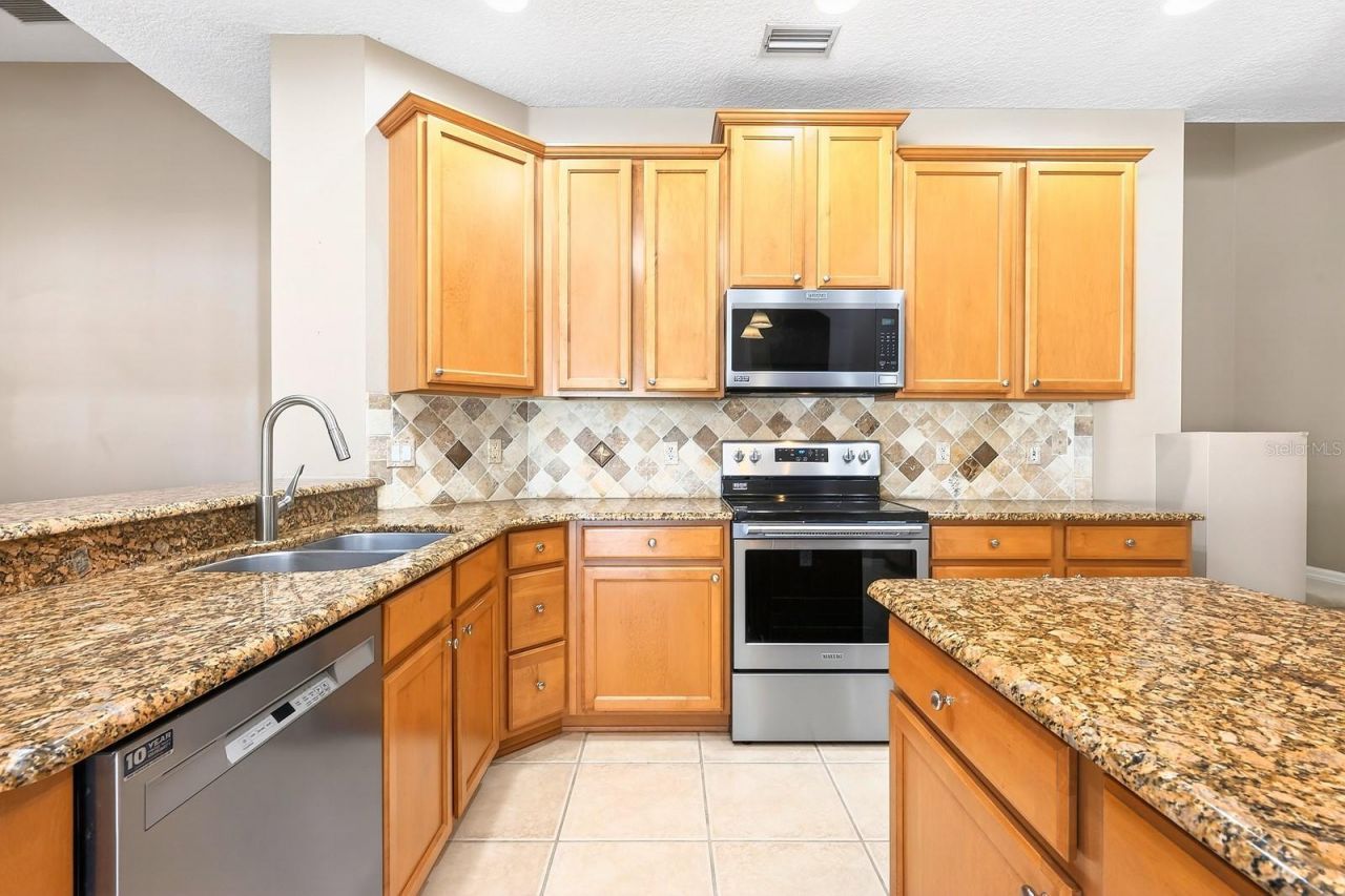 3965 Emerald Estates Circle, Apopka, FL 32703 Photo