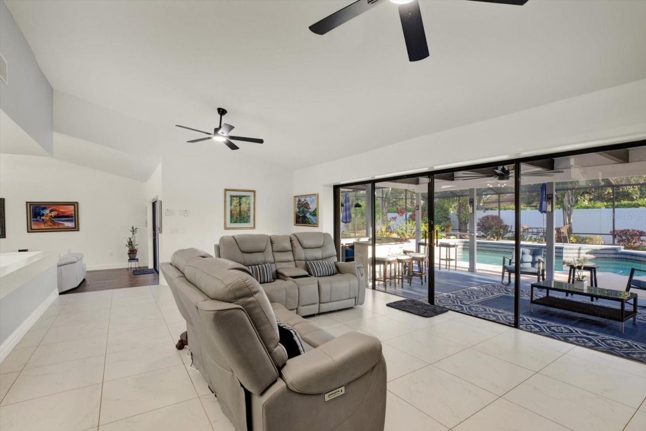 4303 Middle Lake Drive, Tampa, FL 33624 Photo