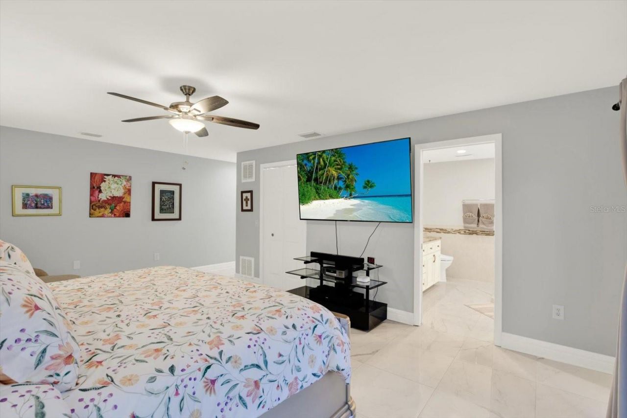 4303 Middle Lake Drive, Tampa, FL 33624 Photo