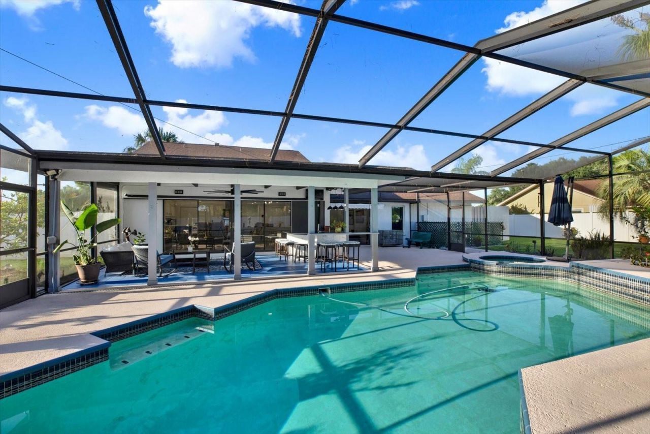 4303 Middle Lake Drive, Tampa, FL 33624 Photo