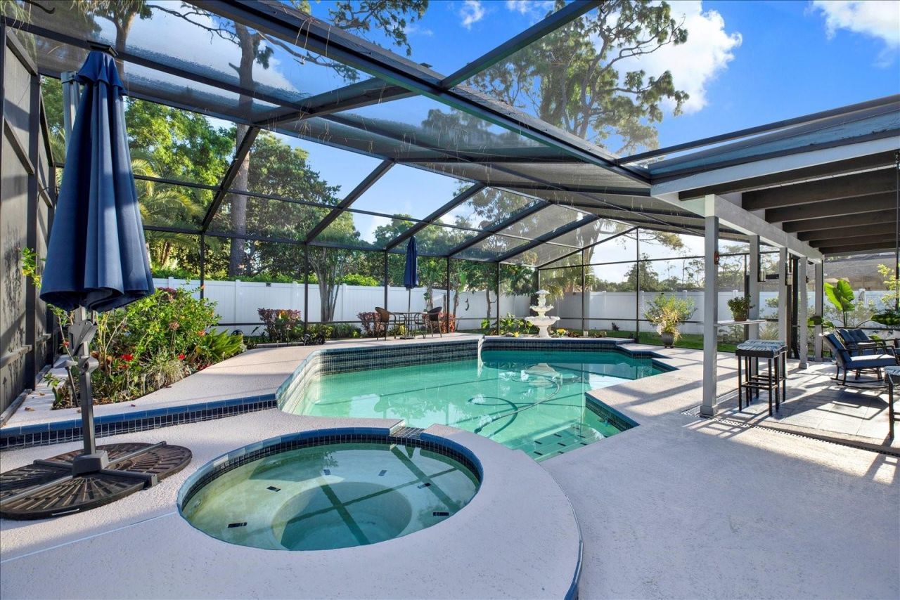 4303 Middle Lake Drive, Tampa, FL 33624 Photo