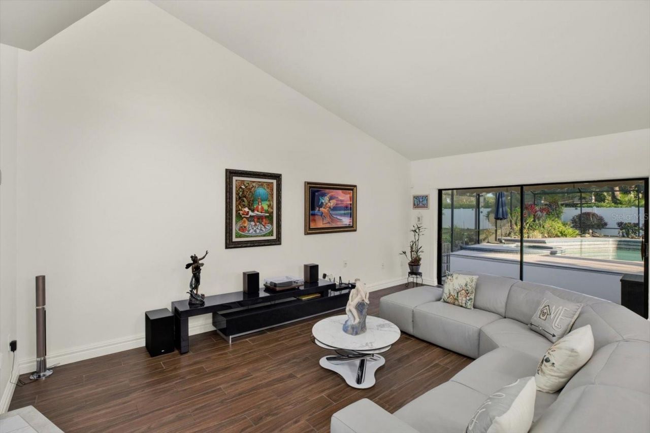 4303 Middle Lake Drive, Tampa, FL 33624 Photo