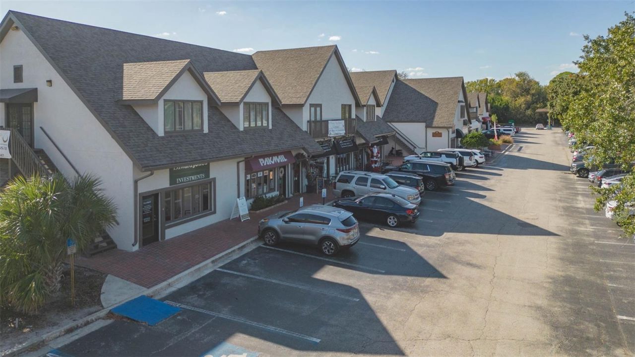 4303 Middle Lake Drive, Tampa, FL 33624 Photo