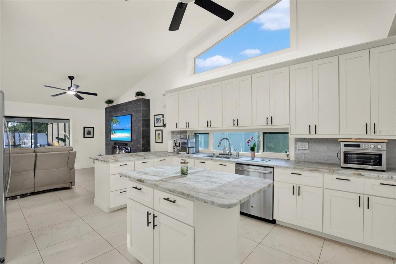 4303 Middle Lake Drive, Tampa, FL 33624 Photo