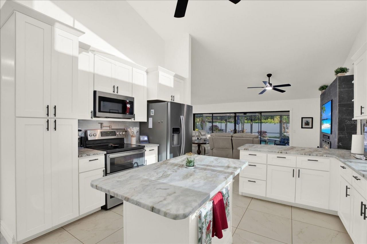 4303 Middle Lake Drive, Tampa, FL 33624 Photo