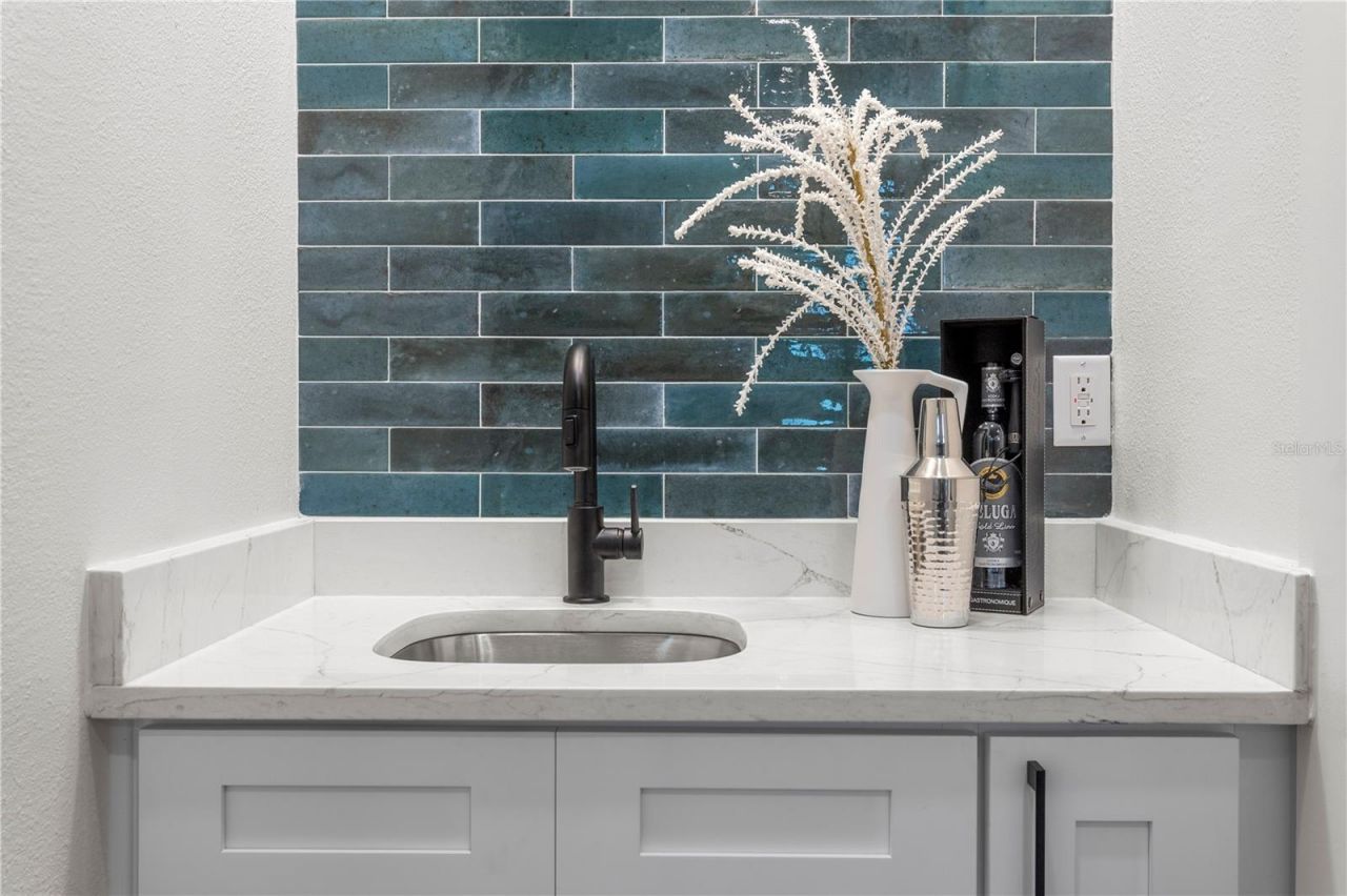 40 64th Street S, Unit 1, Saint Petersburg, FL 33707 Photo