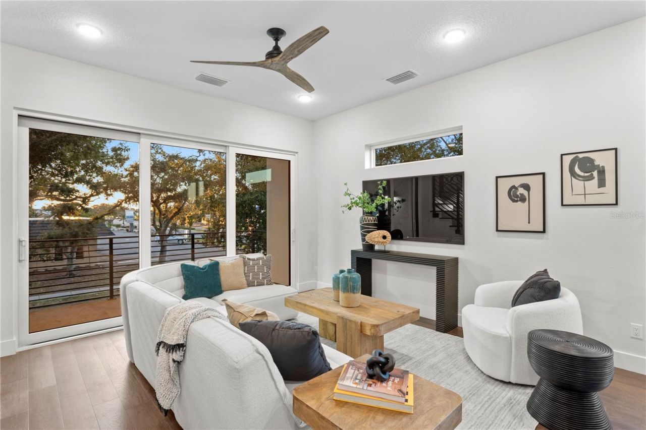 40 64th Street S, Unit 1, Saint Petersburg, FL 33707 Photo