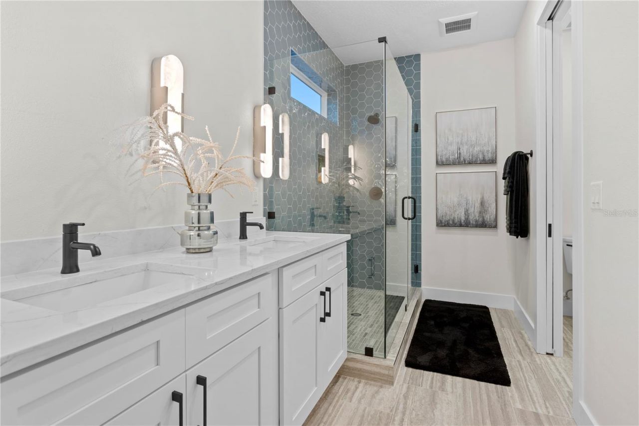 40 64th Street S, Unit 1, Saint Petersburg, FL 33707 Photo