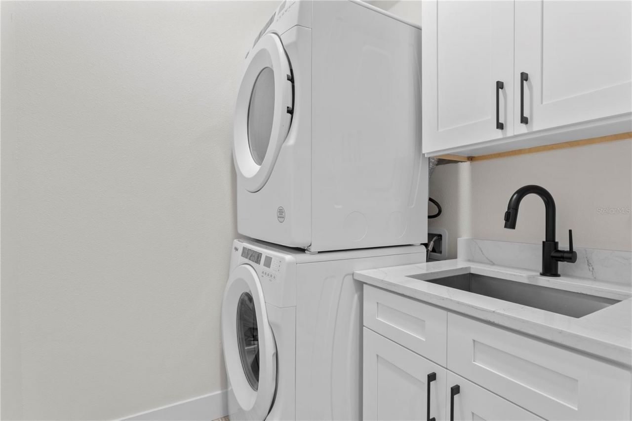 40 64th Street S, Unit 1, Saint Petersburg, FL 33707 Photo