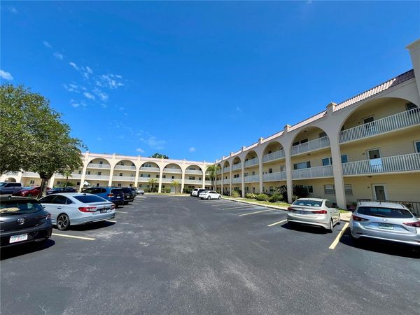 2258 WORLD PARKWAY BOULEVARD W, Unit 56, CLEARWATER, FL 33763