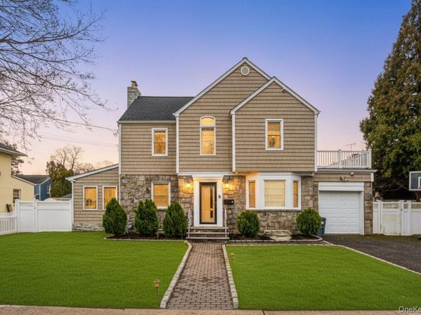 30 Alicia Court , Hempstead, NY 11550