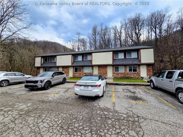 437 Crown Hill Drive, East Bank, WV 25067