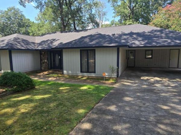 3325 N Quay Drive, Columbus, GA 31909