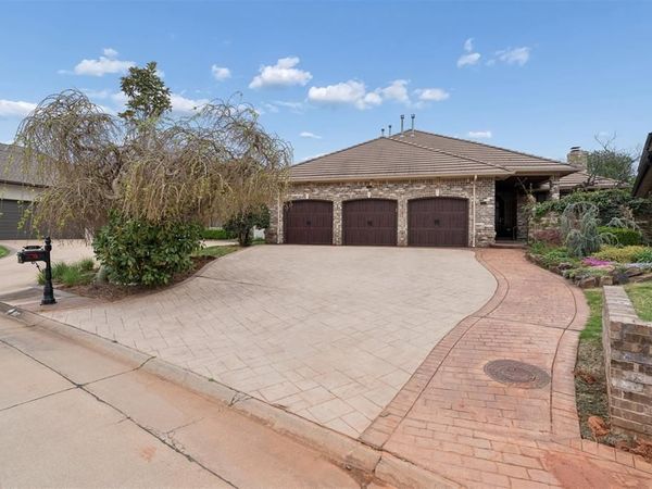 5912 Chestnut Court, Edmond, OK 73025