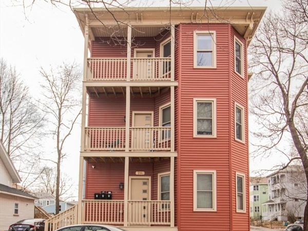 26 Vinson St, Worcester, MA 01605