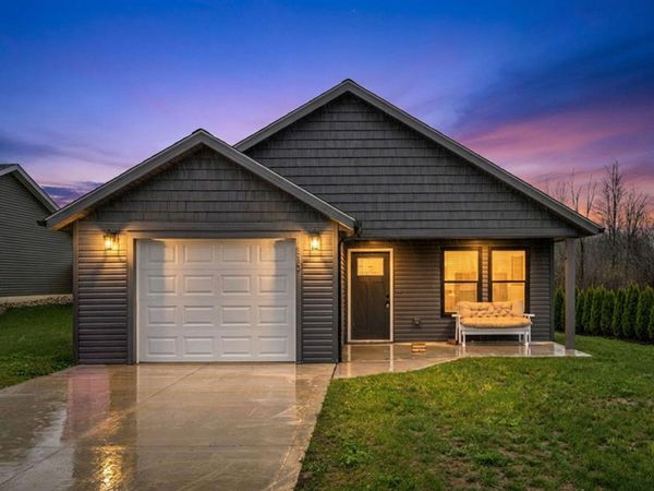 213 Brushwood Drive, Mansfield, OH 44907