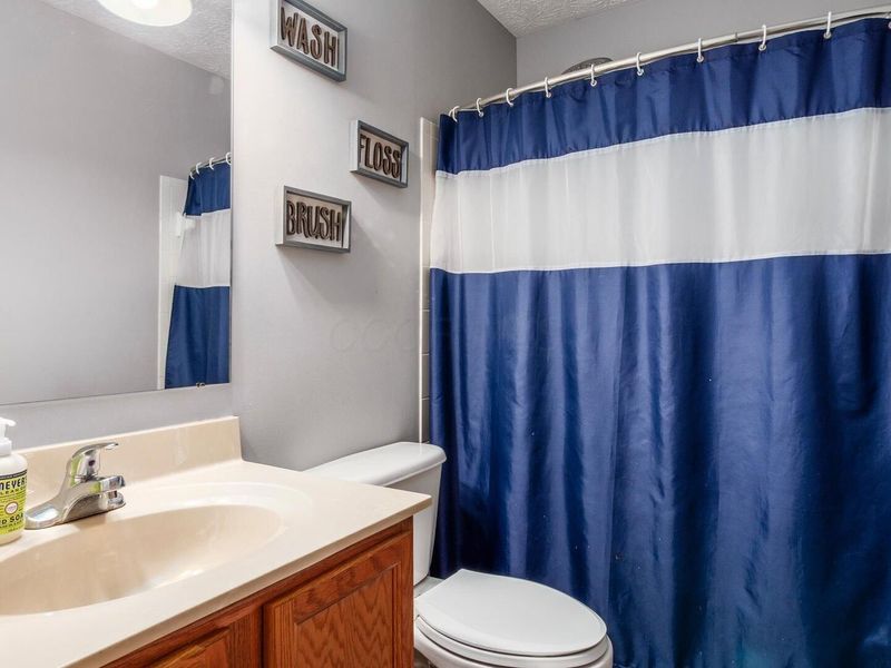 1521 W Quail Run Drive, Newark, OH 43055 Photo 12