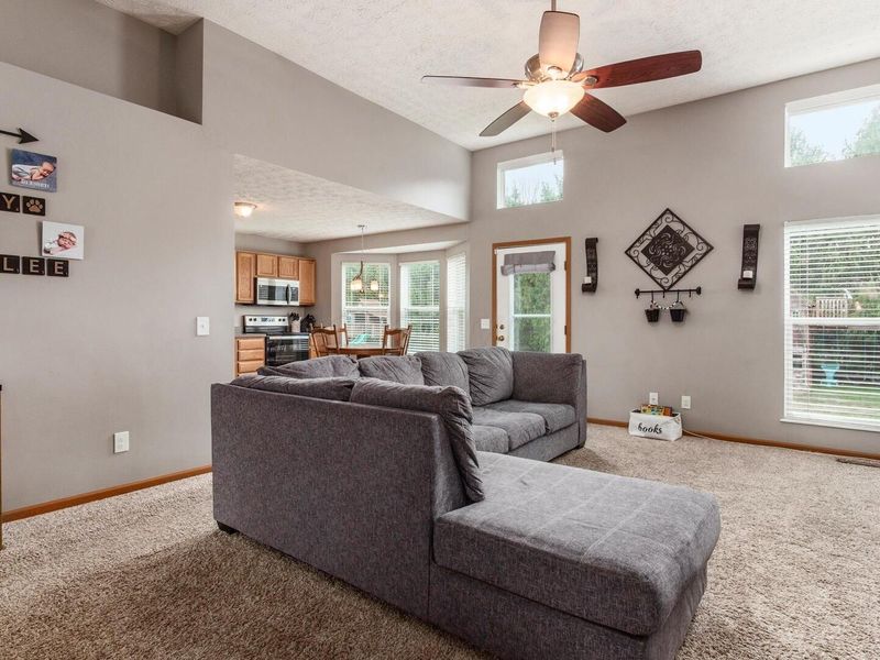 1521 W Quail Run Drive, Newark, OH 43055 Photo 3