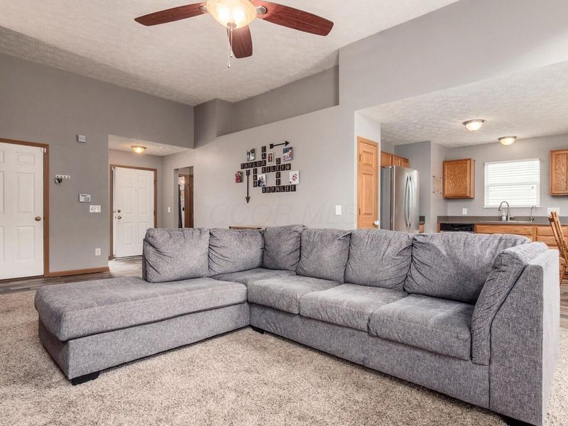 1521 W Quail Run Drive, Newark, OH 43055 Photo 4