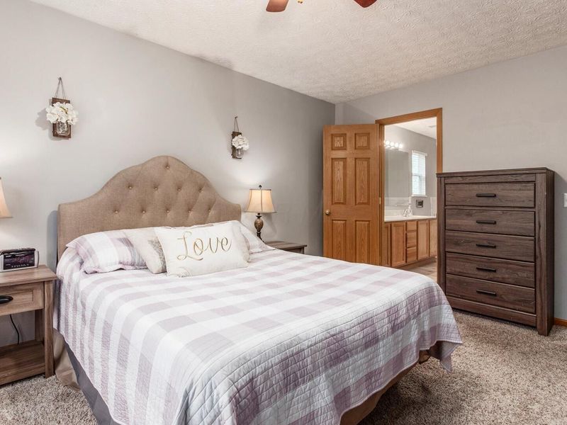 1521 W Quail Run Drive, Newark, OH 43055 Photo 9