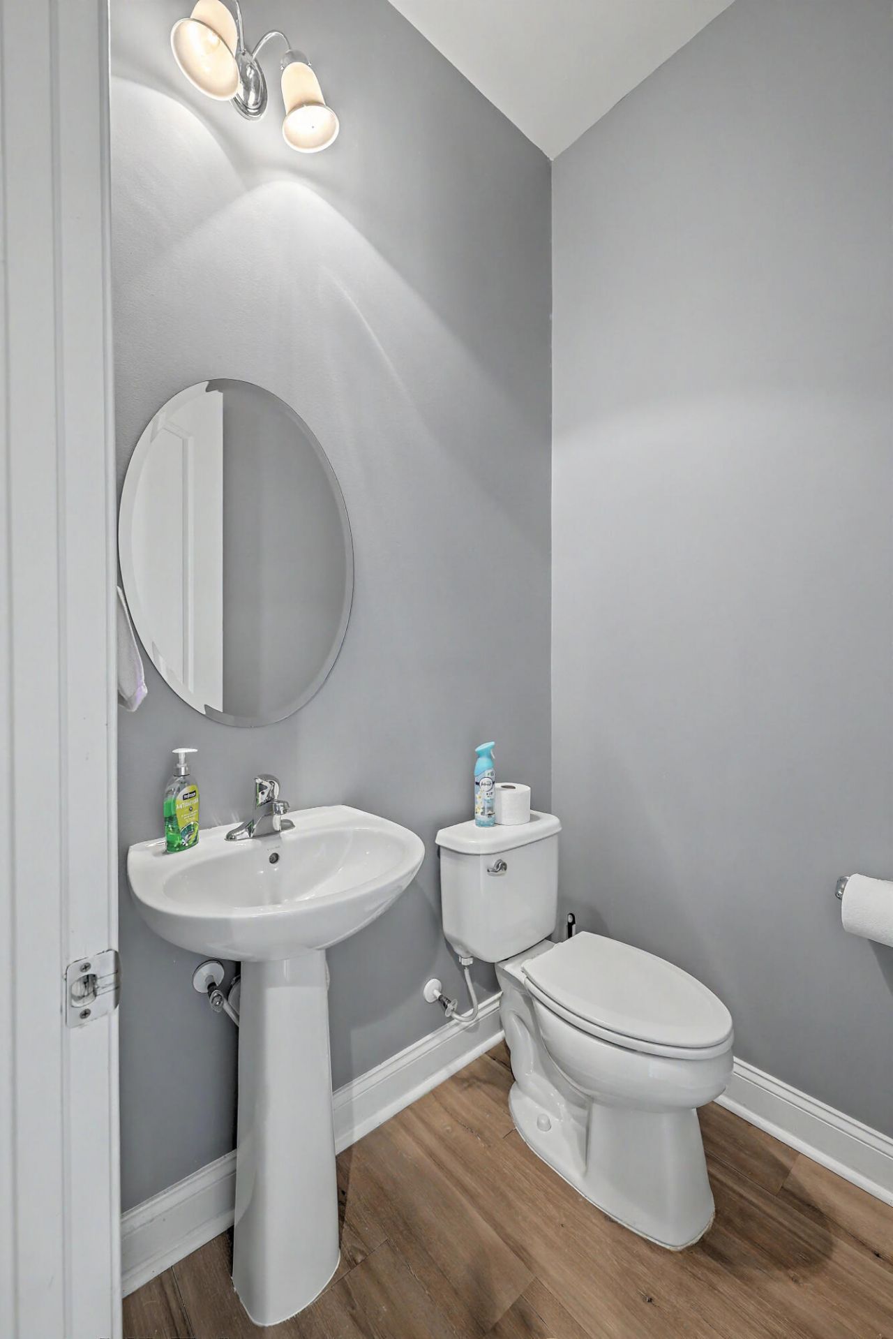 563 Four Seasons Boulevard Photo 32