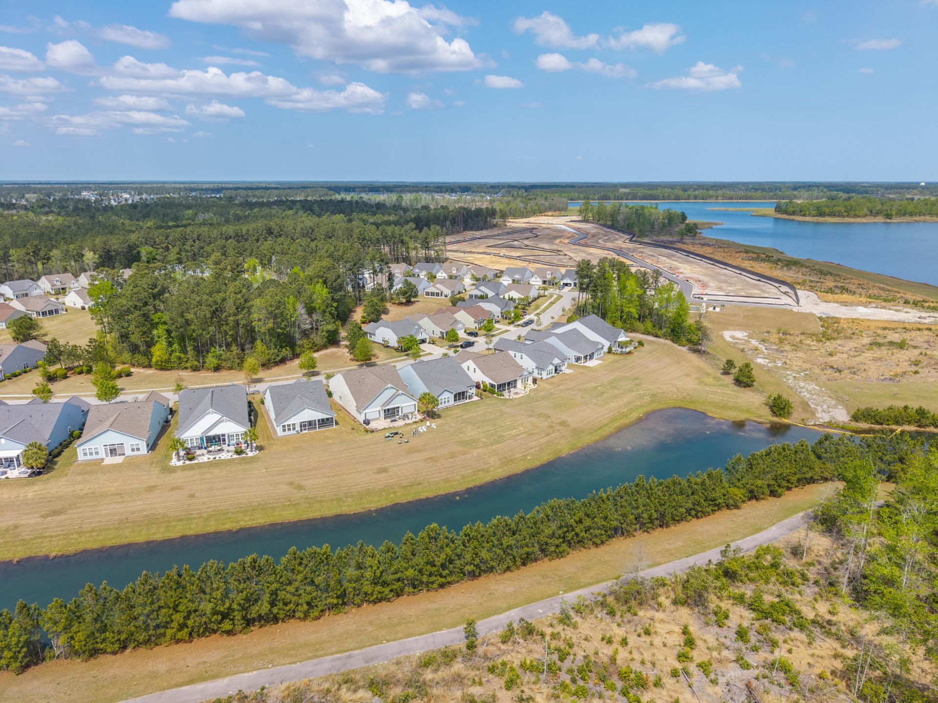 563 Four Seasons Boulevard Photo 44