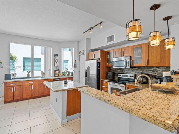 2134 Van Buren St, Unit 306, Hollywood, FL 33020