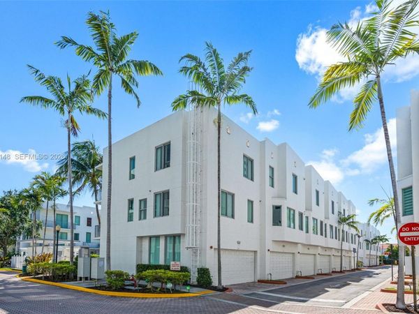 2134 Van Buren St , Unit 306, Hollywood, FL 33020