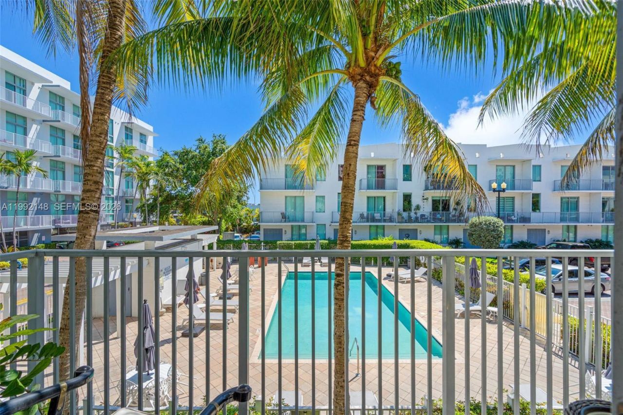 2134 Van Buren St, Unit 306, Hollywood, FL 33020 Photo