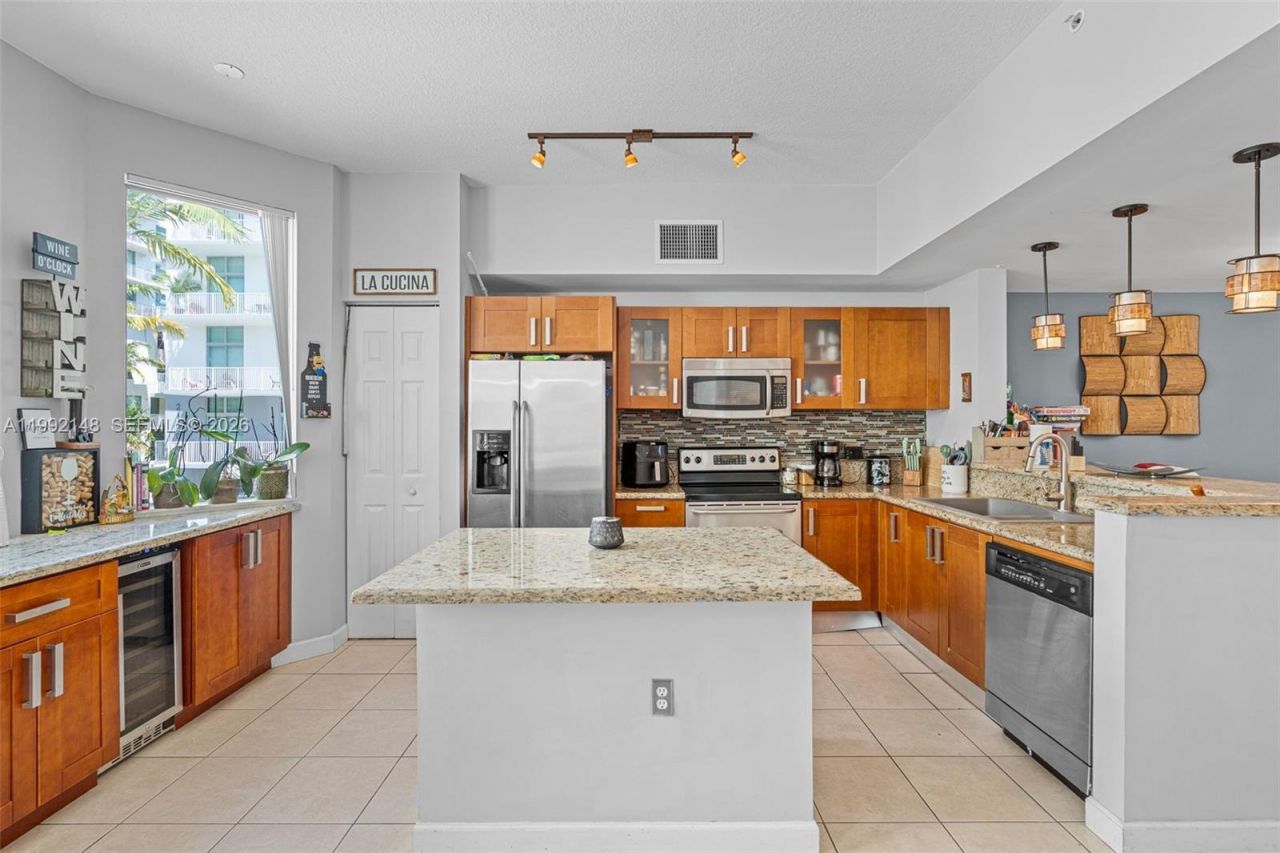 2134 Van Buren St, Unit 306, Hollywood, FL 33020 Photo