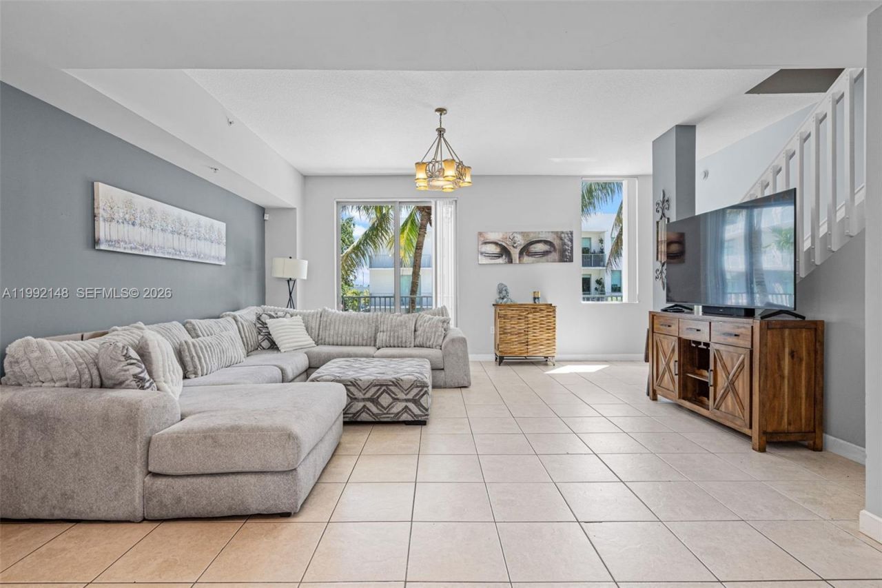 2134 Van Buren St, Unit 306, Hollywood, FL 33020 Photo