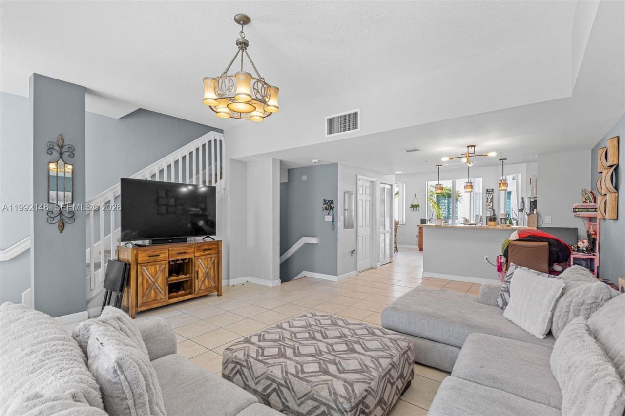 2134 Van Buren St, Unit 306, Hollywood, FL 33020 Photo