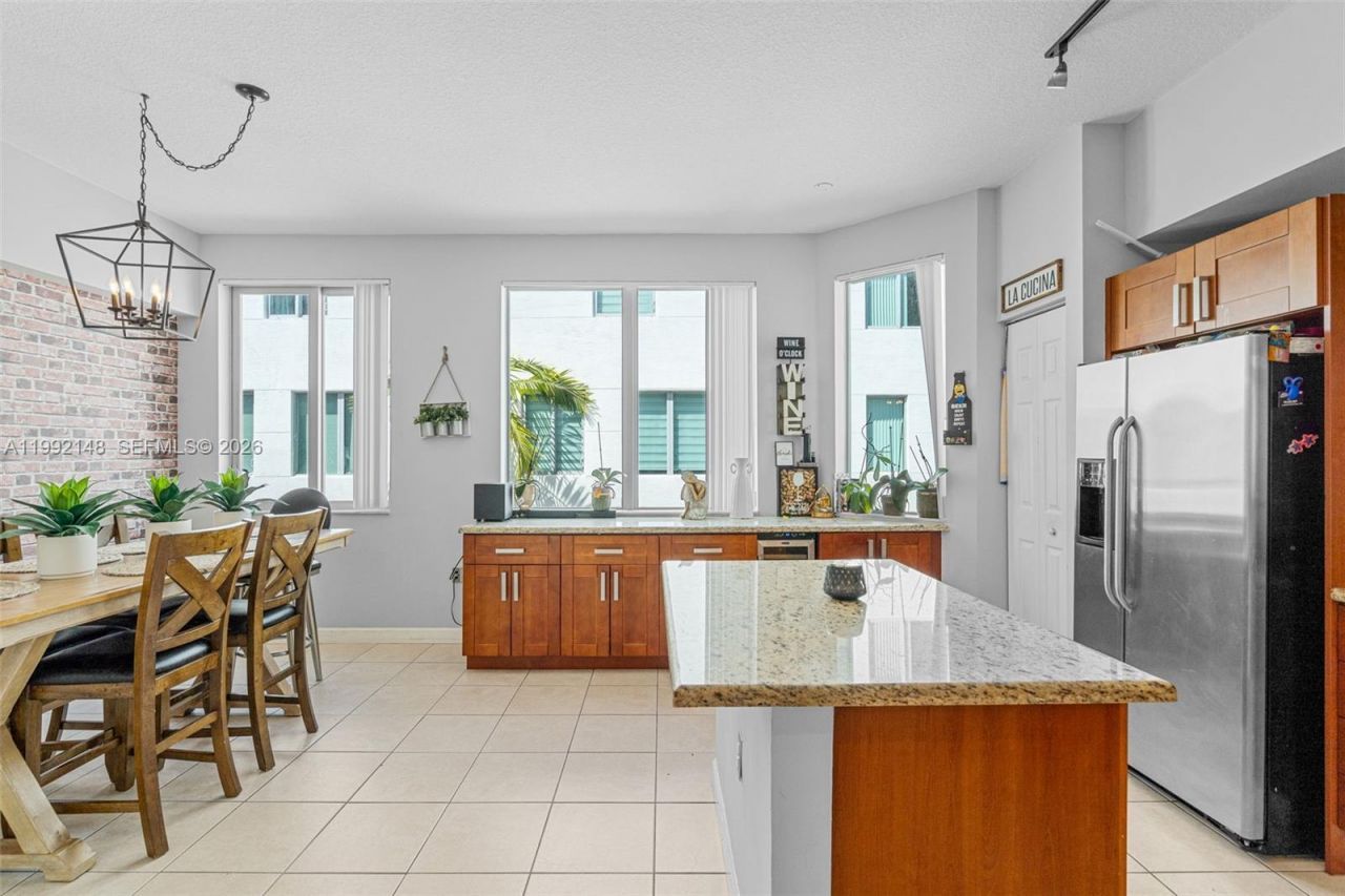2134 Van Buren St, Unit 306, Hollywood, FL 33020 Photo