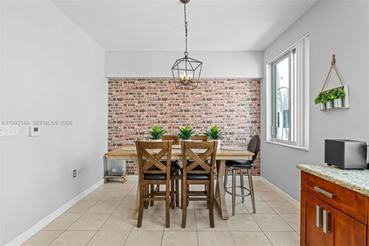2134 Van Buren St, Unit 306, Hollywood, FL 33020 Photo