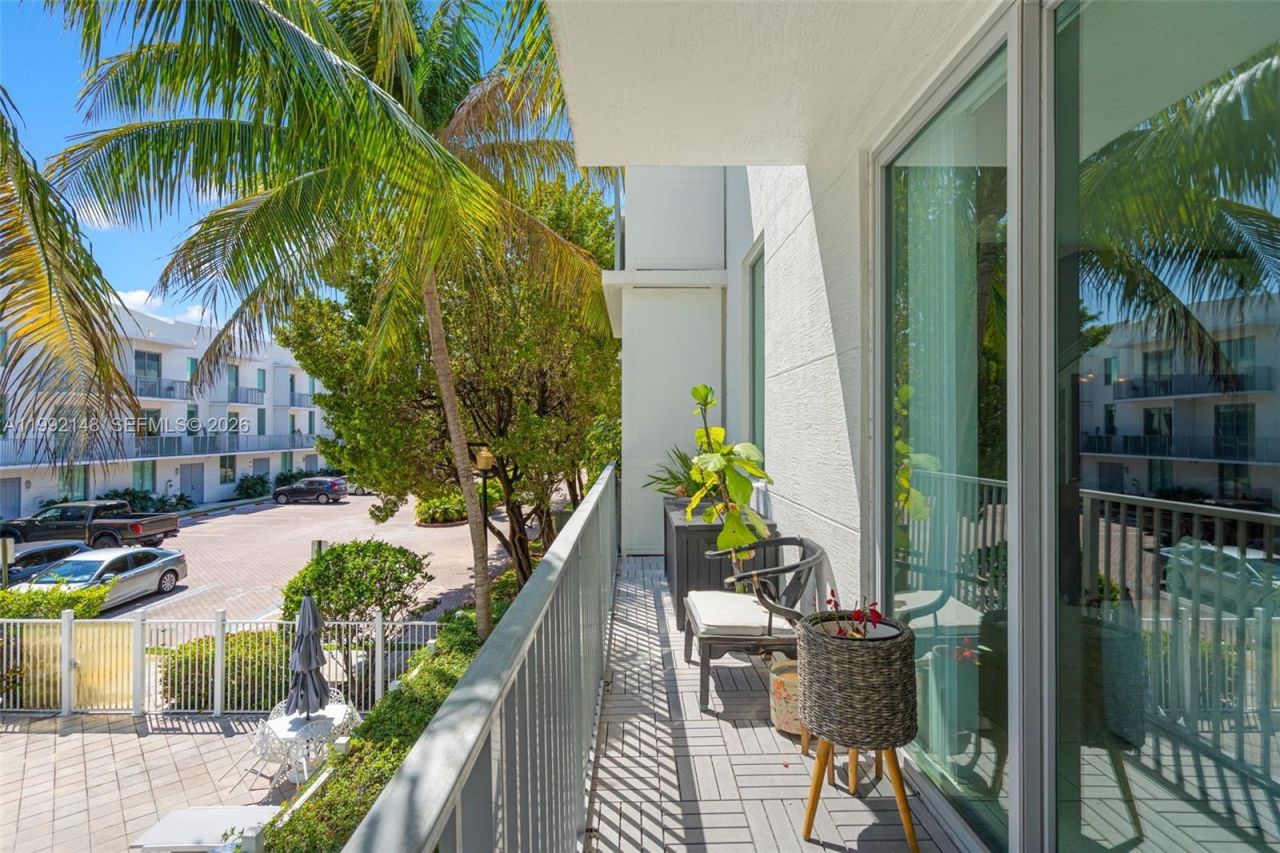 2134 Van Buren St, Unit 306, Hollywood, FL 33020 Photo