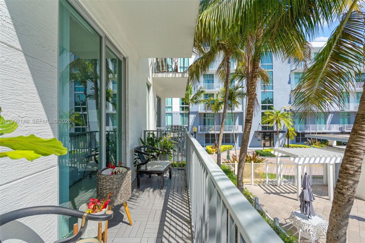 2134 Van Buren St, Unit 306, Hollywood, FL 33020 Photo