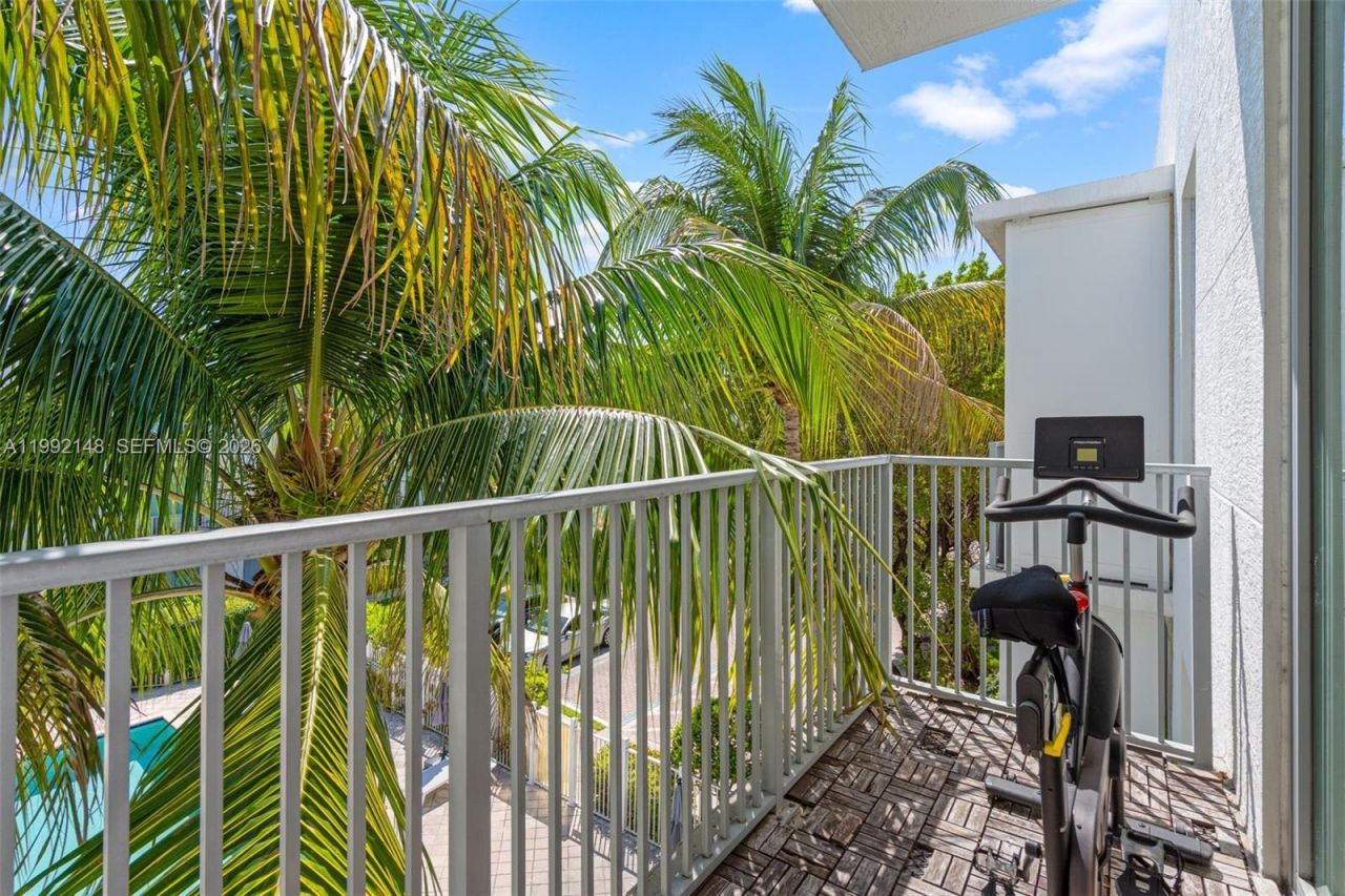 2134 Van Buren St, Unit 306, Hollywood, FL 33020 Photo