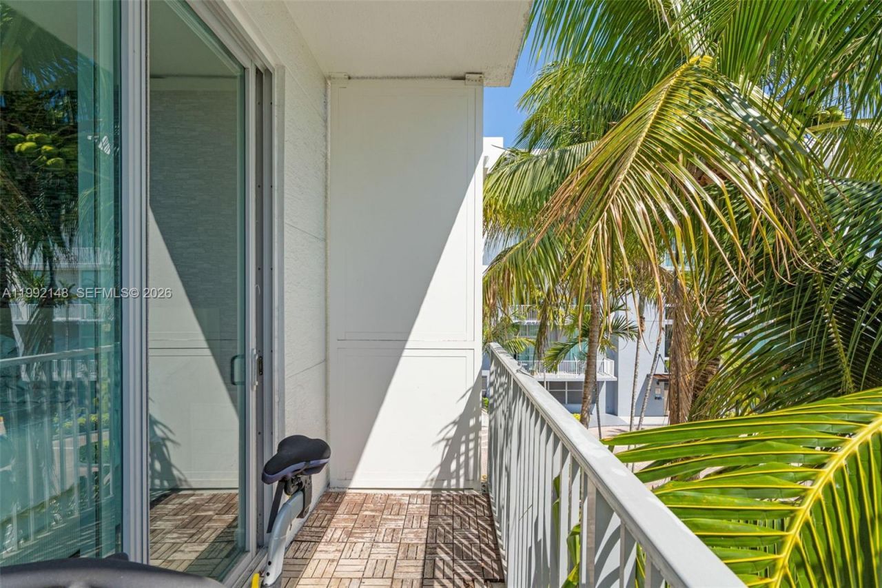 2134 Van Buren St, Unit 306, Hollywood, FL 33020 Photo